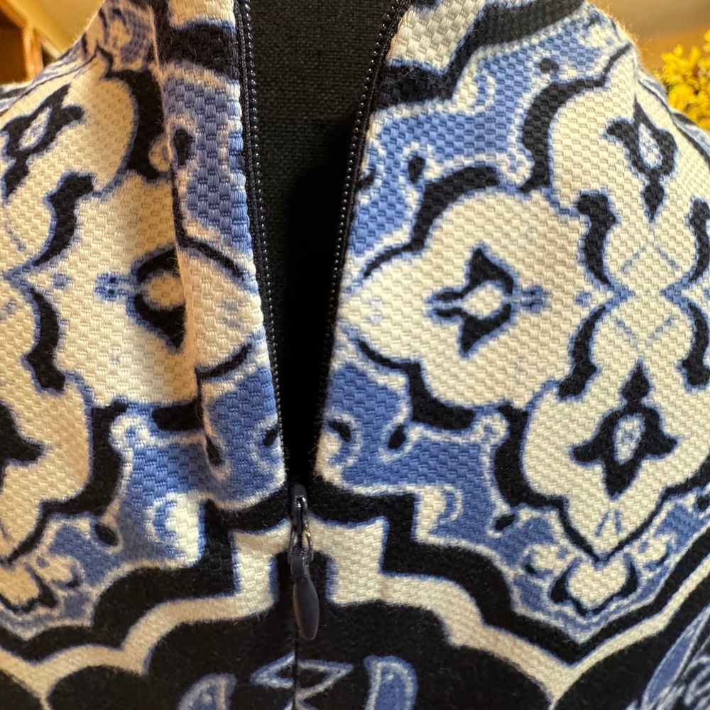 LOW PRICE!****TALBOTS****NWT Fully-Lined  Dress Blue/White Medallion Print -8P - Picture 12 of 15